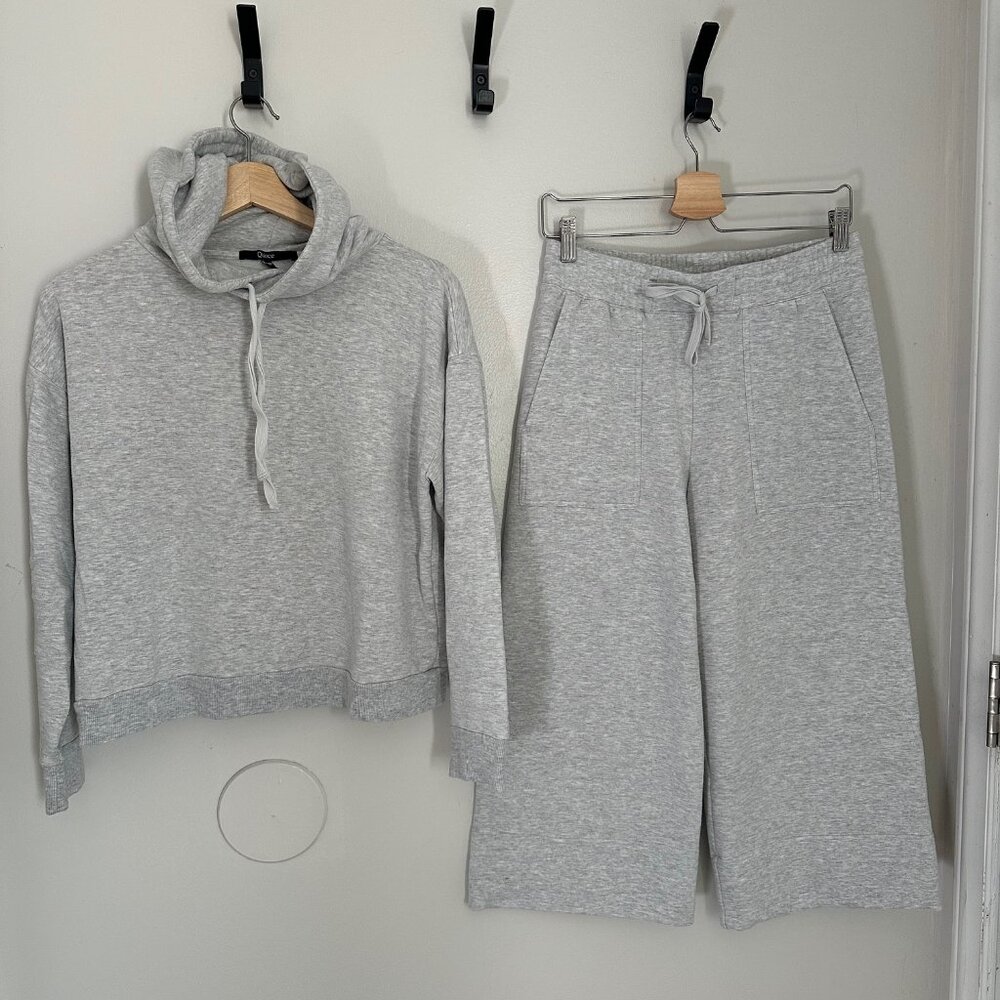 QUINCE Sweatshirt and Pants Set